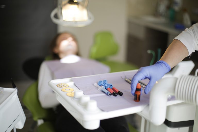 Wyposażenie nowoczesnych gabinetów stomatologicznych